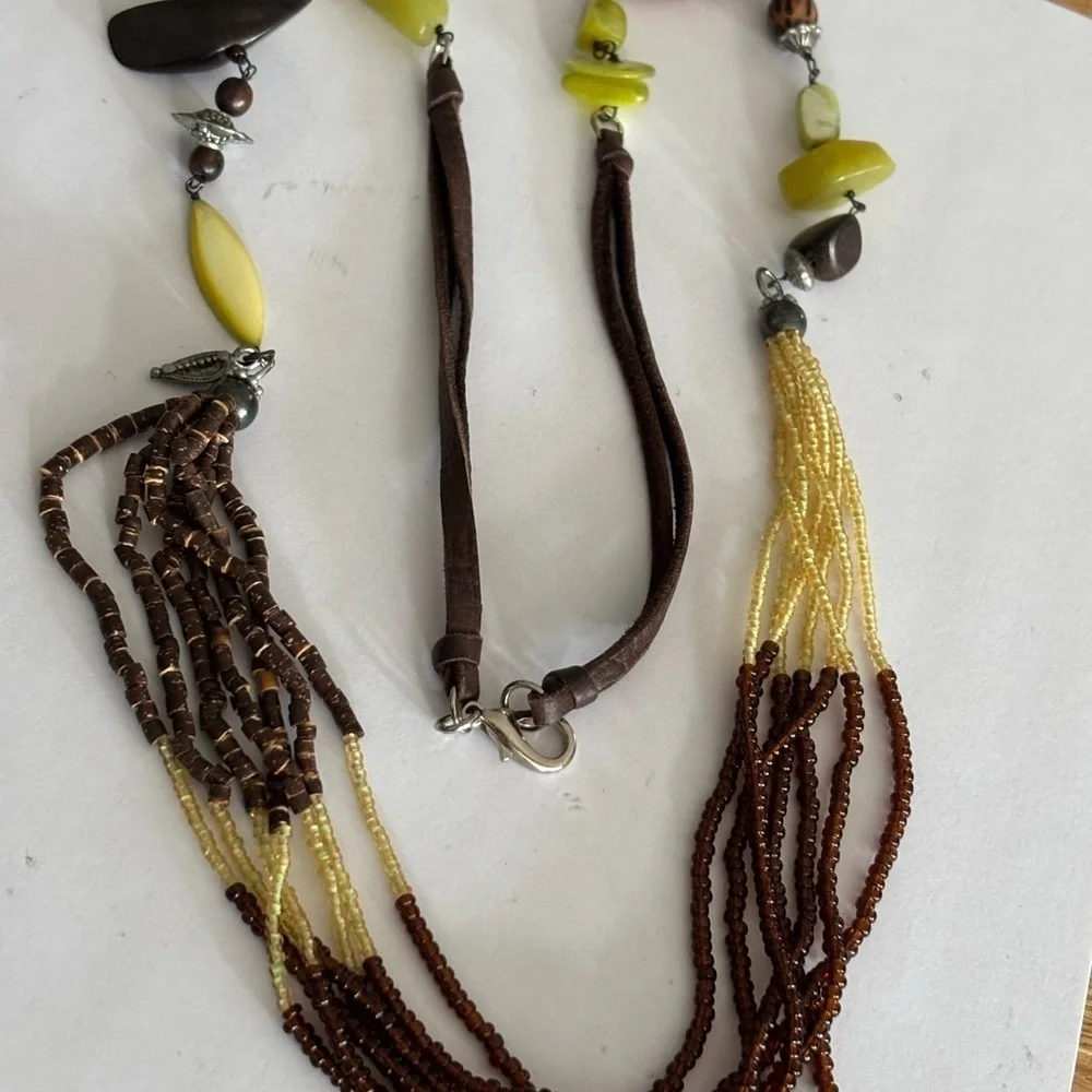 N/A chain strand glass